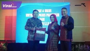 Walikota Prabumulih Ridho Yahya saat hadiri pisah sambut Kapolres Prabumulih lama yakni AKBP Siswandi SIK, SH, MH., kepada AKBP Witdiardi SIK, MH di Gedung Kesenian Rumah Dinas Walikota Prabumulih, Senin (25/7/2022). Foto : viralsumsel.com/mal