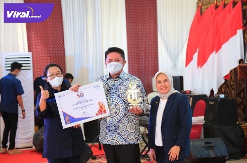 Gubernur Sumsel H Herman Deru  Sarasehan Kelompencapir Milenial dengan tema “1001 Cerita dari Bumi Sriwijaya untuk Indonesia Menuju Sumsel Mandiri Pangan” di Griya Agung, Selasa (12/7/2022). Foto : viralsumsel.com/win