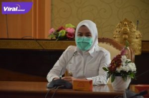 Wakil Walikota Palembang, Fitrianti Agustinda pimpin rapat bersama Dinas Terkait dan BPOM Palembang, Selasa, 12 Juli 2022. Foto : viralsumsel.com/win