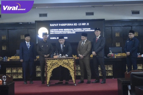 Penandatanganan Laporan DPRD Kota Palembang Tentang Pertanggungjawaban Pelaksanaan Anggaran Tahun 2021 Yang Ditandatangani Oleh Ketua DPRD Kota Palembang Foto : Viralsumsel/Nto