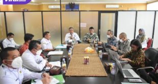 Yudhiawan Wibisono Direktur Koordinasi dan Supervisi II KPK RI saat melakukan monitoring dan evaluasi program pencegahan korupsi terintegrasi tahun 2021 dan 2022 di Kantor Bupati OKI, Kamis, (28/6/2022). Foto : viralsumsel.com/fir