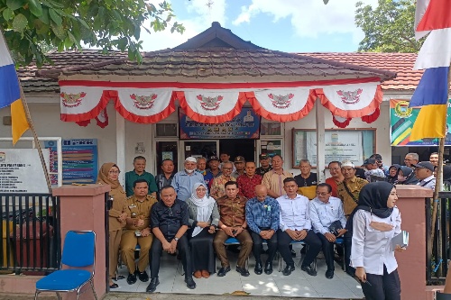 Usai Reses Di Kelurahan 3/4 Ulu Foto bersama.