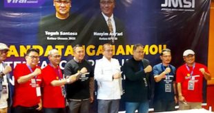 Ketua JMSI Teguh Santosa dan Ketua KPU RI Hasyim Asy'ari usai tandatangan MoU disela kegiatan Rapimnas JMSI di Hotel Borobudur Jakarta, Senin (1/8/2022). Foto : viralsumsel.com/ion