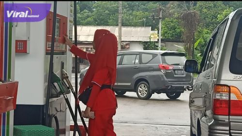 Ilustrasi pengisian bahan bakar minyak. Foto : viralsumel.com