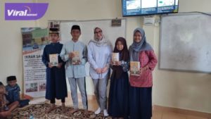 Anggota DPD RI Dapil Sumsel , Amaliah Sobli S.KG, M.B.A Sosialisasikan Empat Pilar Berbangsa dan Bernegara di Rumah Tahfidz Hamalatul Qur'an. Foto : viralsumsel.com/ion