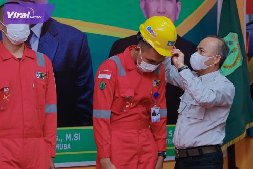 Pj Bupati Muba Apriyadi saat buka program MVC bersinergi dengan SKK Migas Perwakilan Sumbagsel di Balai Latihan Kerja MVC Sekayu, Senin (8/8/2022). Foto : viralsumsel.com/dev
