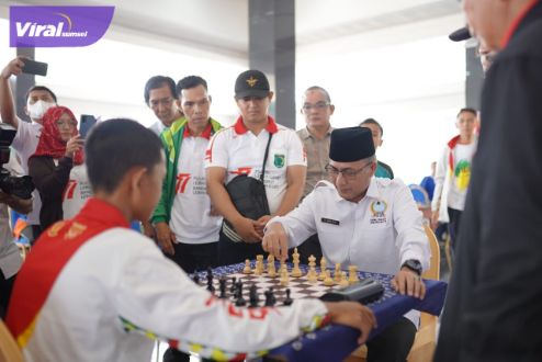 Pj Bupati Muba Drs Apriyadi MSi saat membuka Kejuaraan Catur Dalam Rangka Memperingati Hari Ulang Tahun ke-77 Republik Indonesia Tahun 2022, Rabu (10/8/2022). Foto : viralsumsel.com/dev