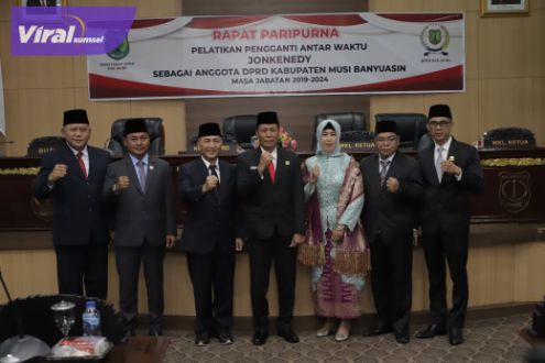 Peresmian Pemberhentian Hendra Wijaya dan Peresmian Pengangkatan Jon Kenedy sebagai PAW Anggota DPRD Kabupaten Muba Kabupaten Muba Sisa Masa Jabatan Tahun 2019-2024, Selasa (9/8/2022). Foto : viralsumsel.com/dev