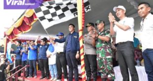 Ketua Majelis Pertimbangan Karang Taruna OKI, M. Alki Ardhiansyah di sungai Komering untuk membuka lomba perahu Bidar. Foto : viralsumsel.com/fir