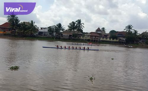 Lomba bidar di Sungai Komering, Kabupaten OKI,. Foto : viralsumsel.com/fir