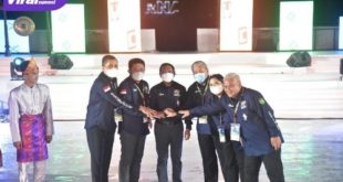 Menpora Zainuddin Amali bersama Gubernur Sumsel H Herman Deru dalam Opening Ceremony FORNAS VI yang digelar meriah di Venue Dayung JSC, Jumat (1/7/2022) malam. Foto : viralsumsel.com/win
