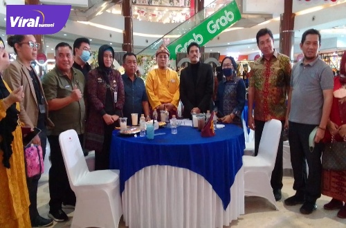 Sultan Palembang Darussalam, SMB IV Jaya Wikrama R.M.Fauwaz Diradja,S.H di acara Rapat Akbar UMKM dan Festival Kuliner Tampah Dalam di Opi Mall, , Jumat (12/8/2022) sore. Foto : viralsumsel.com/nto