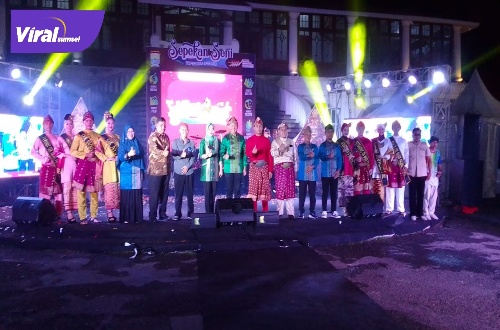 DKP kembali menggelar event tahun bertajuk sepekan seni yang dimulai 23 -27 Agustus 2022, terpusat di halaman Museum SMB II Palembang, Selasa (23/8/2022) malam. Foto : viralsumsel.com/dev