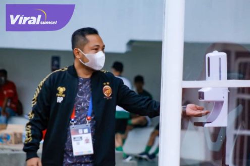 Rizki Perdana, Media Officer Sriwijaya FC . Foto : viralsumsel.com