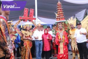 Walikota Palembang, H. Harnojoyo saat launching Car Free Night Sekanak Lambidaro di Kawasan Sekanak Lambidaro, Jumat 2 September 2022. Foto : viralsumsel.com/nto