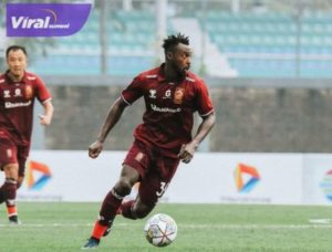 Guy Junior penyerang Sriwijaya FC saat beraksi melawan Semen Padang FC. Foto : viralsumsel.com/windi