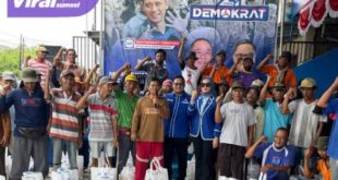 Azmi Shofix Ketua DPC Partai Demokrat Kabupaten OKU Timur bersama puluhan buruh pasar dan tukang becak dalam syukuran sekaligus doa bersama HUT Partai Demokrat di Kantor DPC Partai Demokrat Kabupaten OKU Timur, Jumat (9/9/2022) pagi. Foto : viralsumsel.com/ion