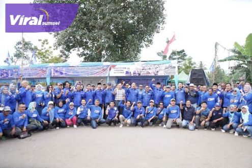 Walikota Prabumulih Ir H Ridho Yahya MM dan Cik Ujang SH Ketua DPD Partai Demokrat Sumsel, Deni Viktoria,SH, MSI Ketua DPC Partai Demokrat Prabumulih resmikan Turnamen Volly Ball AHY CUP, Jumat (9/9/2022). Foto : viralsumsel.com/mal