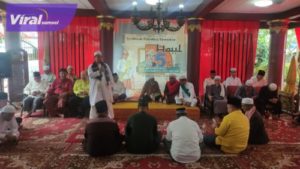Suasana haul memperingati 5 tahun wafatnya SMB III Raden Haji Muhammad di Jalan Sultan Muhammad Mansyur No 776, 32 Ilir Palembang, Sabtu (10/9/2022). Foto : viralsumsel.com/ril