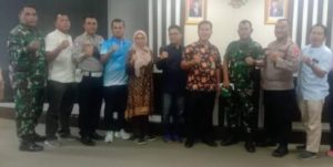 Ketua PWI Sumsel H Firdaus Komar usai rapat Kordinasi Pemantapan Pelaksanaan Porseniwada bersama Seluruh OPD yang terlibat di Ruang Rapat Lantai 1, Gedung Pemkot Prabumulih, Jumat Sore (16/9/2022). Foto :viralsumsel.com/mal