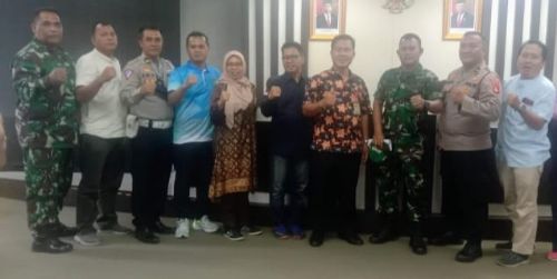 Ketua PWI Sumsel H Firdaus Komar usai rapat Kordinasi Pemantapan Pelaksanaan Porseniwada bersama Seluruh OPD yang terlibat di Ruang Rapat Lantai 1, Gedung Pemkot Prabumulih, Jumat Sore (16/9/2022). Foto :viralsumsel.com/mal