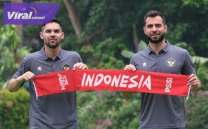 Jordi Amat dan Sandy Walsh berseragam Tim Nasional Indonesia. Foto : pssi