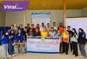 Tim Pengabdian Program Studi Pengairan, Fakultas Pertanian, Unsri melakukan workshop dalam mengembangkan usaha budidaya ikan rawa khususnya ikan selincah di kelompok pembudidaya ikan di Desa Burai. Foto : viralsumsel.com/ril