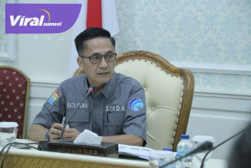 Sekda Kota Palembang, Ratu Dewa saat menerima audensi Ketua Yayasan Sampah Amal Nusantara, Fetri Fajri , Kamis 29 September 2022. Foto : viralsumsel.com/nto
