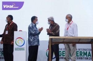 Wakil Gubernur Sumsel H. Mawardi Yahya mendampingi Menteri ESDM Arifin Tasrif, meresmikan PLTP Rantau Dedap tahap 1 di Jakarta Convention Center, Rabu (14/9/2022). Foto : viralsumsel.com/win