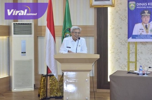 Wakil Gubernur Sumsel H Mawardi Yahya membuka pelatihan implementasi aplikasi Srikandi bagi seluruh OPD di lingkungan Pemprov Sumsel di Hotel Swarna Dwipa Palembang, Kamis (22/9/2022). Foto : viralsumsel.com/win Wakil Gubernur Sumsel H Mawardi Yahya membuka pelatihan implementasi aplikasi Srikandi bagi seluruh OPD di lingkungan Pemprov Sumsel di Hotel Swarna Dwipa Palembang, Kamis (22/9/2022). Foto : viralsumsel.com/win