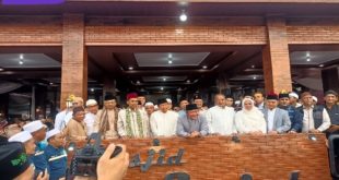 Ustadz Abdul Somad, Herman Deru, Kartika Sandra Desi Dan Suami Syahrial Resmikan Masjid Sopiah Gandus. Foto : Viralsumsel/Nto