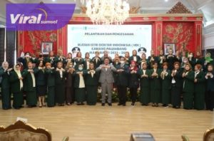 Gubernur Sumsel H Herman Deru  saat menghadiri Pelantikan IIDI Cabang Palembang Masa Bakti 2022-2025 di Griya Agung Palembang, Senin (26/9/2022) pagi. Foto : viralsumsel.com/win