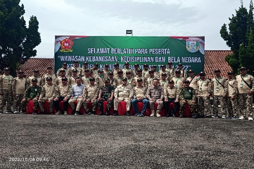 Para Kepala Desa Sekecamatan Rambutan Kabupaten Banyuasin Saat Berfoto Di Kodim Bandung