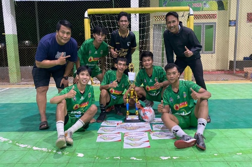 Pose Bersama Official Satria Pinang FC Team Asal Desa Sungai Pinang Kabupaten Banyuasin 