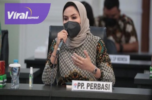 Nirmala Dewi Sekretaris Jenderal Pengurus Pusat Perbasi beri keterangan pada awak media. Foto : dok perbasi