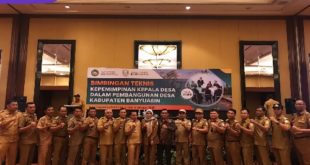 Para Kepala Desa Sekecamatan Rambutan Kabupaten Banyuasin Saat Berfoto Seusai Bimtek Di Hotel Aryaduta Bandung. Foto : Viralsumsel/Nto