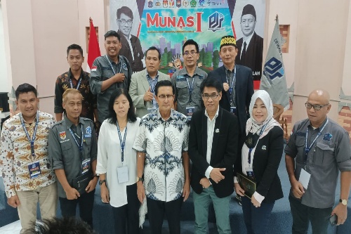 Momen Foto Bersama Wakil Ketua MPR-RI Fadhel Muhammad. Foto : Viralsumsel/Nto
