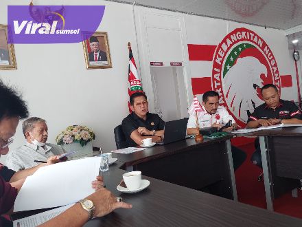 Ketua Bapilu Pimda PKN Sumsel H M Albahori M.IKom saat pimpin brainstorming kedua di Sekretariat Pimda PKN Sumsel Jl Soekarno-Hatta, Alang-alang Lebar, Palembang, Kamis (3/11/2022). Foto : viralsumsel.com/ion