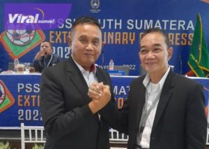 Ketua Asprov PSSI Sumsel Ucok Hidayat bersama EXCO Asprov PSSI Sumsel Islah Taufik. Foto : viralsumsel.com/ion