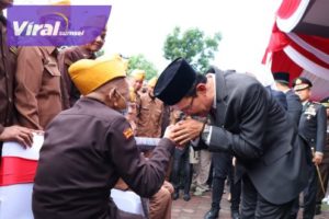 Walikota Palembang H Harnojoyo saat Peringatan hari Pahlawan 10 November 2022, di halaman Sekretariat Daerah (Setda) Kota Palembang. Foto : viralsumsel.com/nto
