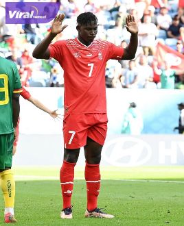Penyerang Swiss, Breel Embolo usai cetak gol ke gawang Kamerun dalam laga Grup G di Stadion Al Janoub Stadium, Al Wakrah, Qatar, Kamis (24/11/2022) malam. Foto : fifa