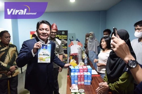 Gubernur Sumsel H. Herman Deru dalam acara Pesta Wirausaha Palembang 2022 yang digelar Komunitas Tangan Di Atas (TDA), di Kampus MDP Palembang, Minggu (13/11/2022) pagi. Foto : viralsumsel.com/win