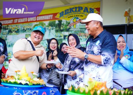 Pj Sekda Muba H Musni Wijaya S Sos MSi., para OPD dan Forkopimda Kabupaten Muba senam bersama di halaman Cha- Cha Water Fun Sekayu, Jumat (24/11/2022). Foto : viralsumsel.com/dev