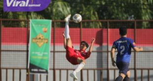 Potret pertandingan turnamen sepak bola Bupati Cup 2022, di Stadion Serasan Sekate Sekayu, Senin (21/11/2022). Foto : viralsumsel.com/dev