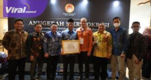 Wakil Bupati OKI, H. M. Dja’far Shodiq yang menerima penghargaan Anugerah Meritokrasi Tahun 2022 dari Komisi Aparatur Sipil Negara (KASN) di Grand Sahid Jaya Jakarta, Kamis, (8/12/2022). Foto : viralsumsel.com/fir