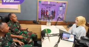 Dandim 0401 Muba Letkol Arm Dede Sudrajat SH live podcast Radio Gema Randik dengan tema "TNI Hebat Bersama Generasi Muda Muba Yang Kreatif", Senin (09/1/2023). Foto : viralsumsel.com/dev