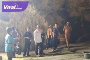 Penjabat Bupati OKU H. Teddy Meilwansyah meninjau langsung tempat Objek Wisata Gua Harimau, Selasa (10/1/2023). Foto : viralsumsel.com/ril