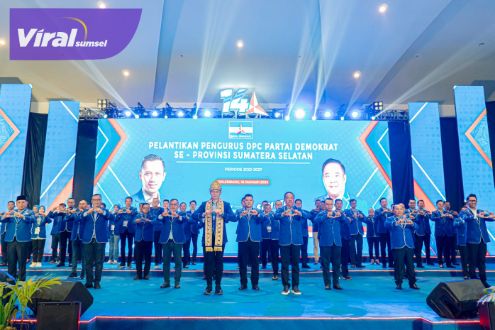 Ketua Umum Partai Demokrat Agus Harimurti Yudhoyono saat melantik dan mengambil sumpah 17 DPC Kabupaten/Kota se-Provinsi Sumatera Selatan (Sumsel) periode 2022-2027, di Ballroom Hotel Arya Duta Palembang, Kamis 19 Januari 2023. Foto : viralsumsel.com/ion