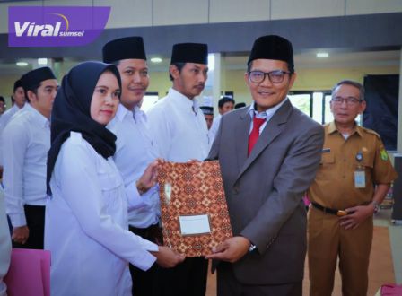 Plt Staf Ahli Bupati Bidang Keuangan Muhammad Ali saat hadiri pelantikan Panitia Pemungutan Suara Se-Kabupaten Muba, Selasa (24/1/2023) di Gedung Dharma Wanita Sekayu. Foto : viralsumsel.com/dev