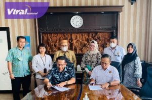 Kepala Disnakertrans Muba, Mursalin SE MM melakukan Penandatangan MoA dengan Kepala PPSDM Migas Cepu, Waskito Tunggul Nusanto di PPSDM Migas Cepu, Senin (9/1/2023). Foto : viralsumsel.com/dev